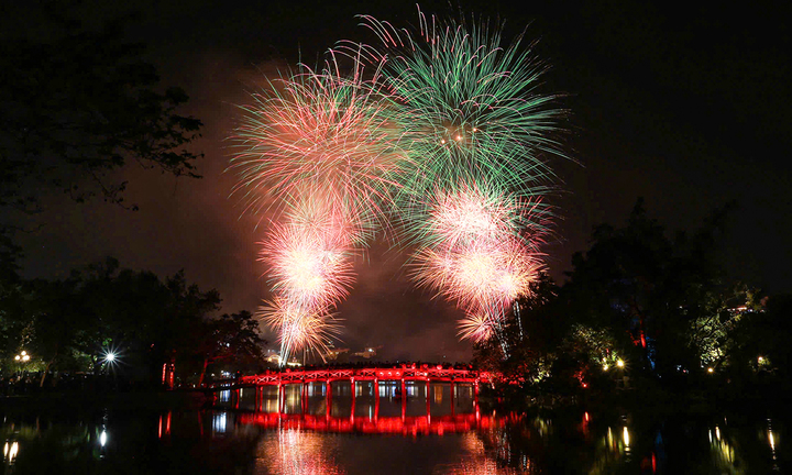 Thời tiết đêm Giao thừa và mùng 1 Tết: Miền Bắc mưa nhỏ, miền Nam ngày nắng