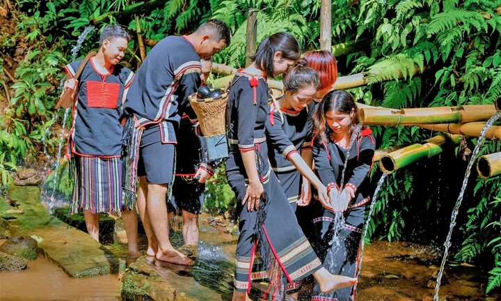 Lên Tây Nguyên ăn Tết cùng người Ê Đê