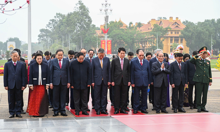 Lãnh đạo Đảng, Nhà nước vào Lăng viếng Chủ tịch Hồ Chí Minh nhân dịp Tết Bính Ngọ