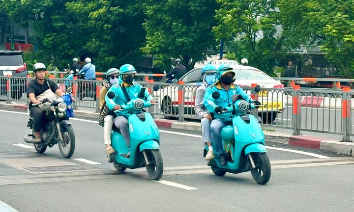 Xe điện dẫn dắt cuộc đua đặt xe công nghệ