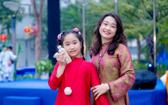 Hà Nội tạm cấp hơn 35 tỷ đồng chi thưởng cho giáo viên 121 trường