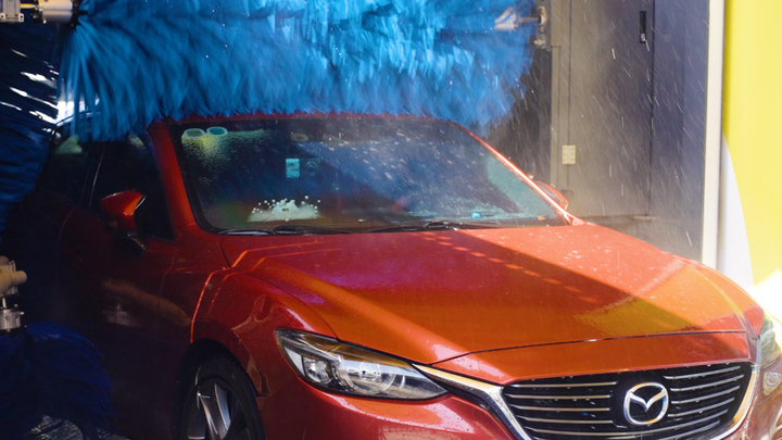 Rửa xe tự động trong 10 phút hút khách dịp cận Tết