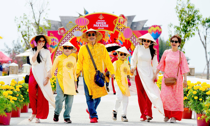 Những điểm chơi Tết mới tinh ở TP.HCM khiến khách 'đứng ngồi không yên'