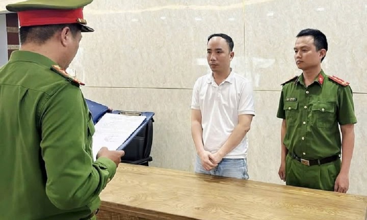 Khởi tố giám đốc lừa đảo đào tạo, mua chứng chỉ giả cấp cho học viên