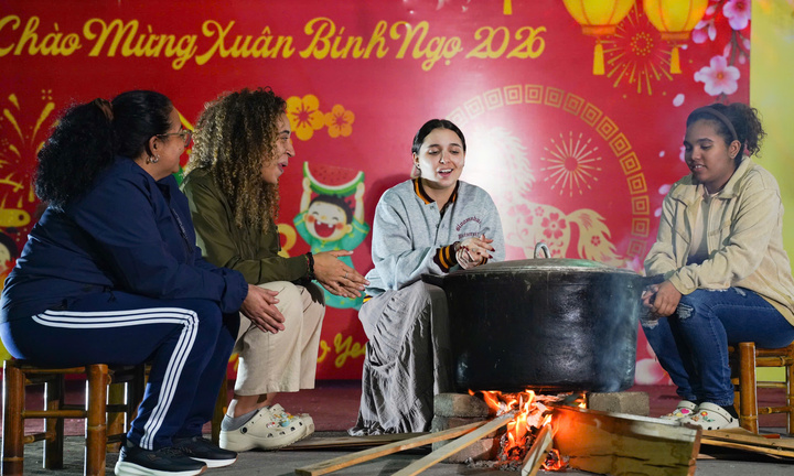 Lần đầu đón Tết Việt của những du học sinh xa quê nửa vòng Trái đất