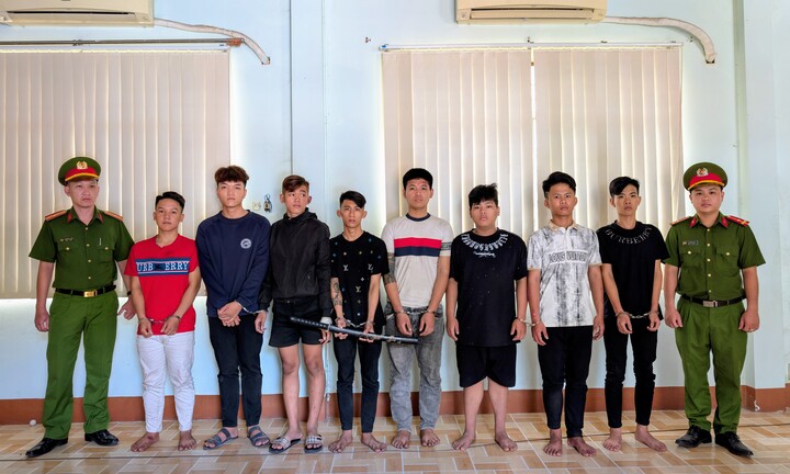 Khởi tố, bắt 8 thanh thiếu niên truy đuổi chém người, cướp tài sản ở TP.HCM