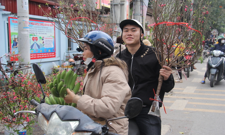 Chuối tiêu xanh 'sập' giá 10 lần, chỉ còn 30.000-60.000 đồng/nải vẫn ế