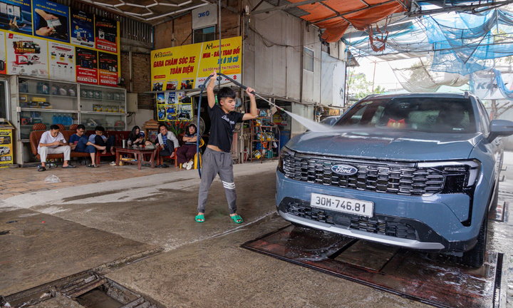 Tiệm rửa xe tất bật cuối năm, kiếm 3–4 triệu đồng ngày 29 Tết