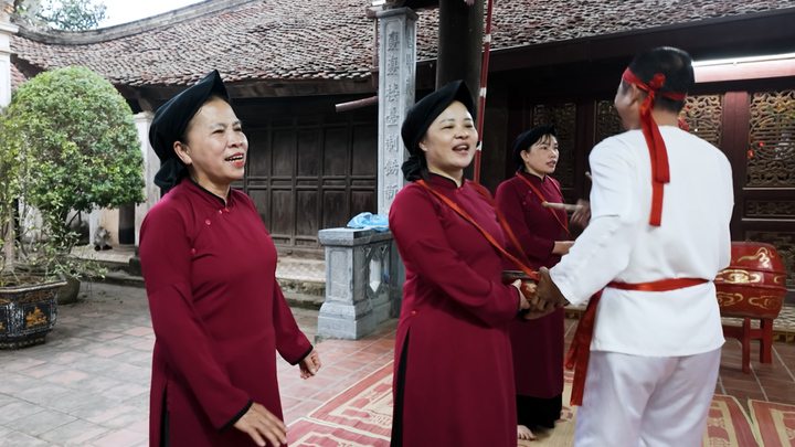 Hát Xoan đầu xuân: Chuyện chưa kể từ phường Xoan cổ 