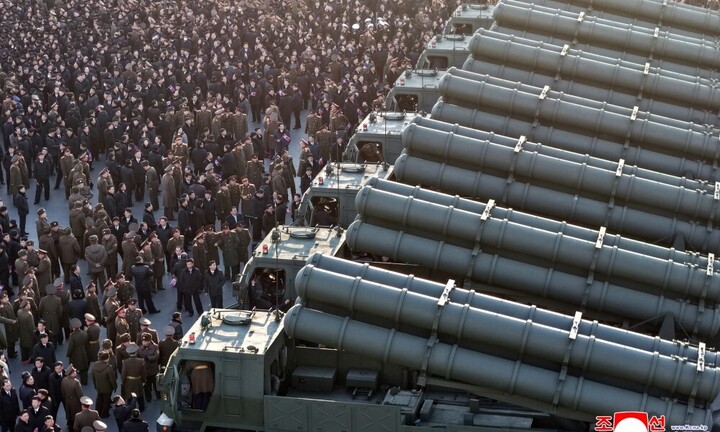 Cận cảnh hệ thống phóng rocket đa nòng cỡ lớn 600mm mới của Triều Tiên