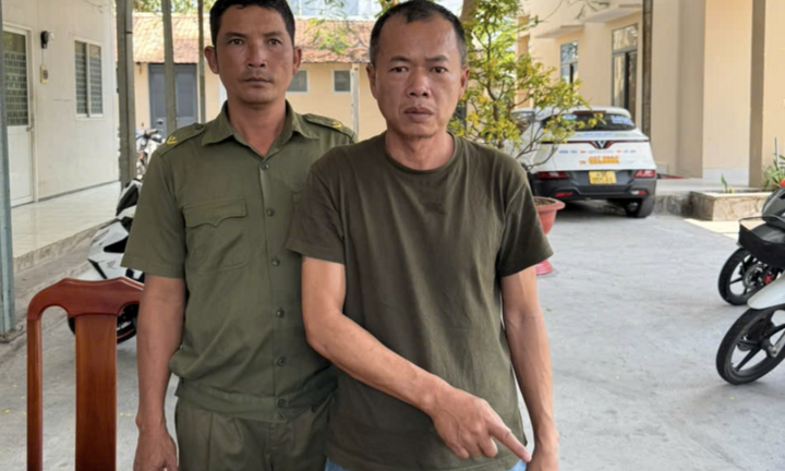 Bắt khẩn cấp 2 cha con chủ quán cơm ở Vũng Tàu dùng xẻng đánh du khách
