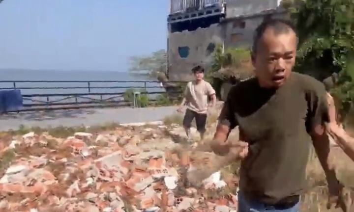 Vụ chủ quán cơm ở Vũng Tàu cầm xẻng đánh khách: Công an triệu tập 3 người