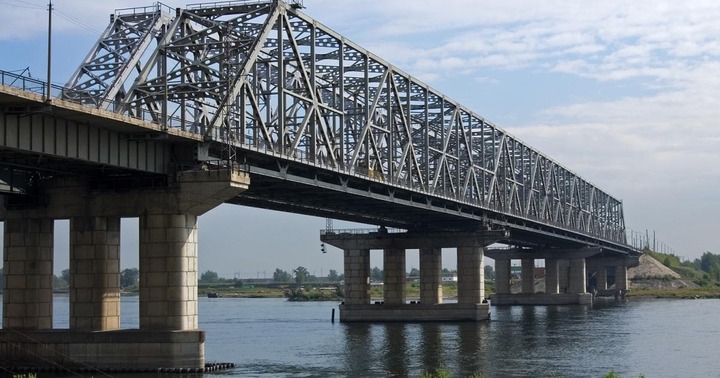 Đánh sập cầu đường sắt xuyên Siberia có thể bóp nghẹt quân đội Nga?