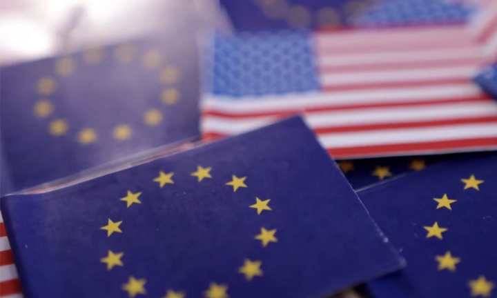 EU dừng phê chuẩn thỏa thuận thương mại với Mỹ vì rủi ro thuế quan