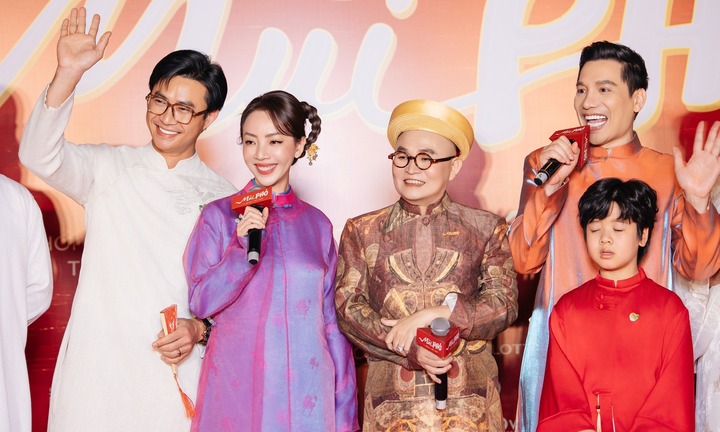 Thu Trang lên tiếng về tin đồn mâu thuẫn với đoàn phim 'Mùi phở'