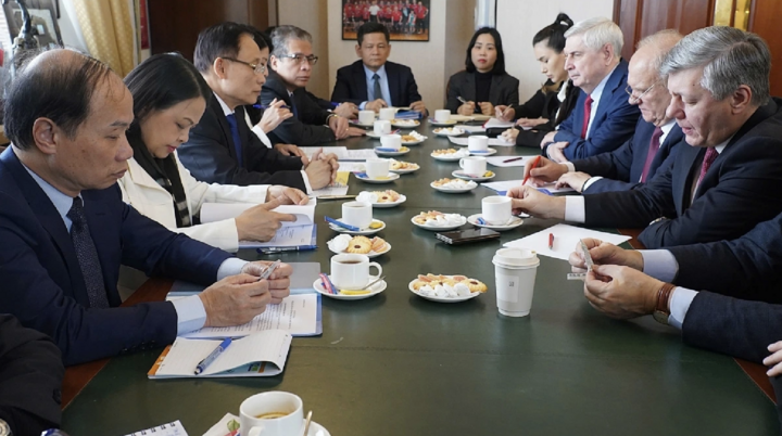 Đặc phái viên của Tổng Bí thư thăm, làm việc với lãnh đạo các chính đảng Nga