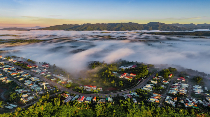 Săn biển mây đầu xuân trên cao nguyên Măng Đen