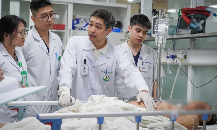 Bác sĩ BV Việt Đức: 'Bệnh nhân tự ngồi dậy sau mổ là món quà 27/2 ý nghĩa nhất'