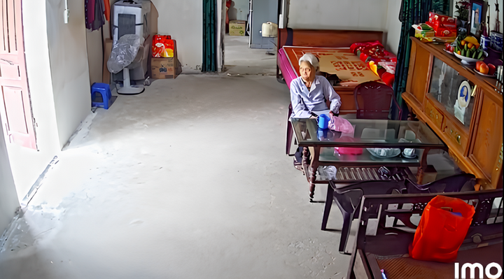 Cảnh cụ bà cô độc trong căn nhà rộng sau Tết khiến dân mạng rưng rưng