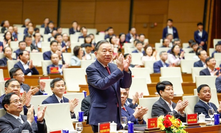 Bộ Chính trị: Phát triển kinh tế Nhà nước phải làm đến cùng