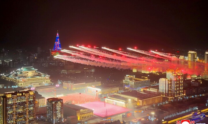 Hình ảnh duyệt binh hoành tráng hiếm thấy của quân đội Triều Tiên