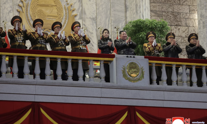 Ảnh hiếm về con gái lãnh đạo Kim Jong-un tại cuộc duyệt binh của Triều Tiên