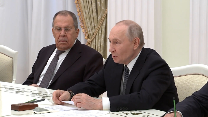 Đặc phái viên Tổng Bí Thư Tô Lâm hội kiến Tổng thống Nga Putin