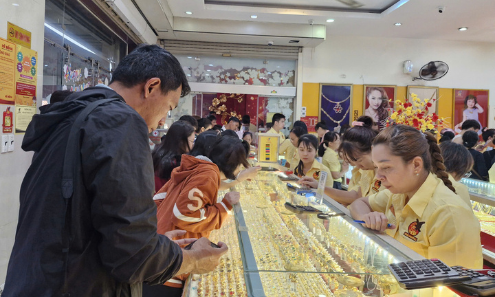 Mỗi khách được mua tối đa 5 chỉ vàng nhẫn trong ngày vía Thần Tài