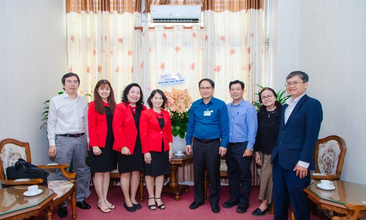 Đào tạo y khoa không thể chỉ trong giảng đường