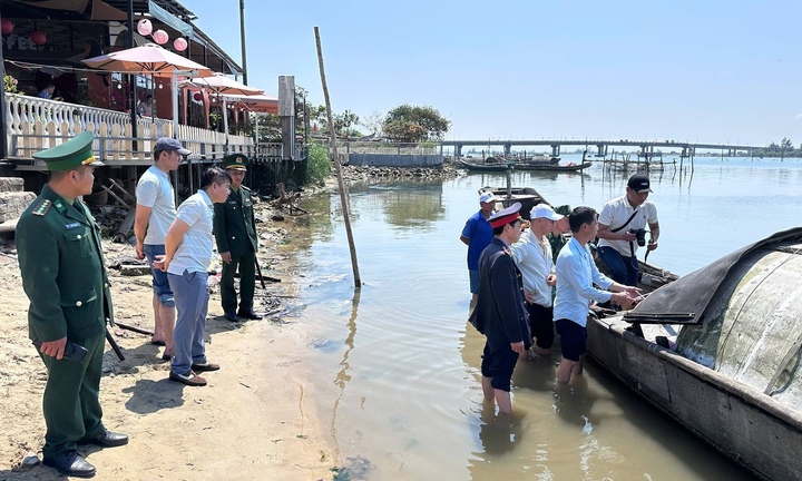 Nguyên nhân vụ chìm thuyền chở 11 người ở TP Huế