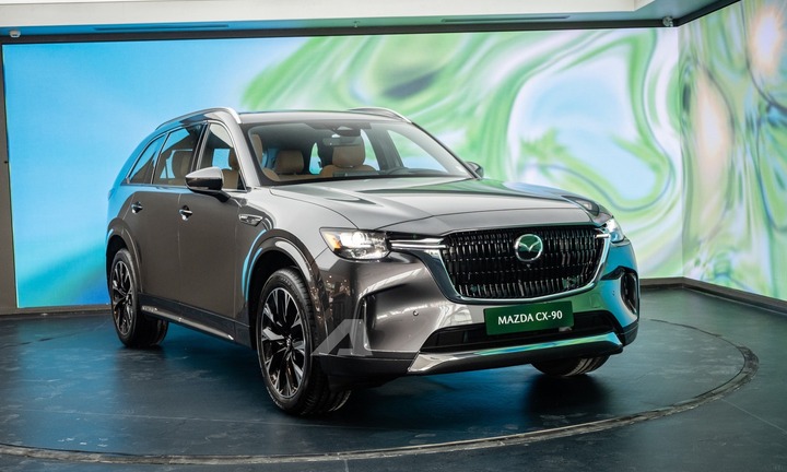 Mazda CX-90 giá gần 2,5 tỷ đồng: Lựa chọn SUV hạng sang mới tại Việt Nam