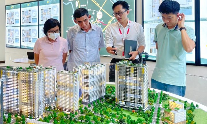 Lãi suất tăng, áp lực đè nặng lên vai người mua nhà 