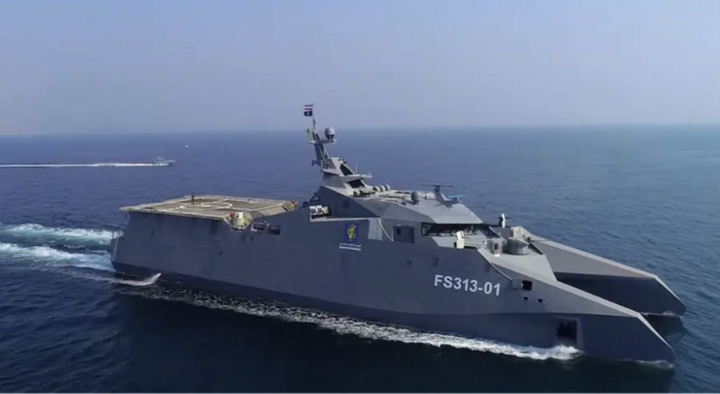 Bộ trưởng Chiến tranh Hegseth: Tàu ngầm Mỹ bắn ngư lôi hạ chiến hạm Iran