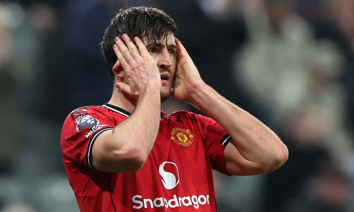 Kết quả Newcastle vs Man Utd: Thẻ đỏ 'ăn vạ', thua cay đắng phút 90