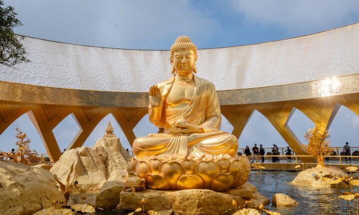 Mục sở thị tôn tượng vị 'Phật đến từ vàng' tại núi Bà Đen, Tây Ninh