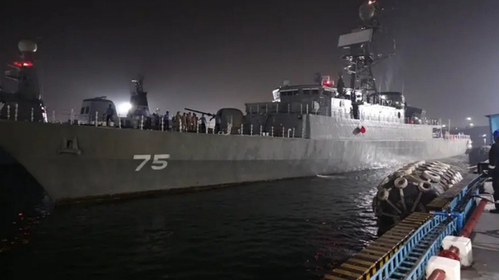 Mỹ phóng ngư lôi đánh chìm tàu chiến Iran: Biển Trung Đông 'nóng rực'