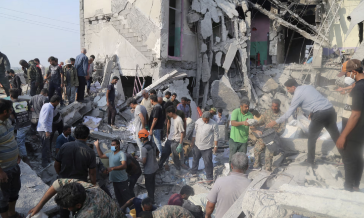 Hình ảnh Iran tan hoang, người dân mất nhà sau chiến sự