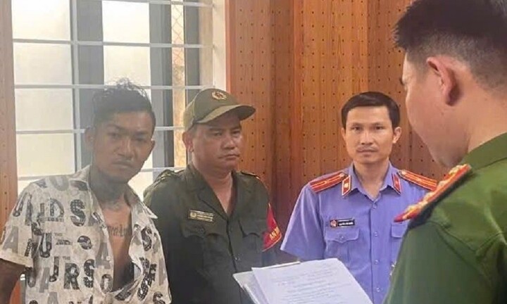 Bắt giam kẻ cầm dao đột nhập phòng trọ, cướp tài sản của người phụ nữ