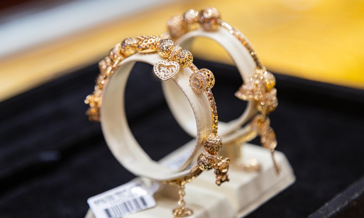 Giá vàng hôm nay 6/3: Cắm đầu giảm