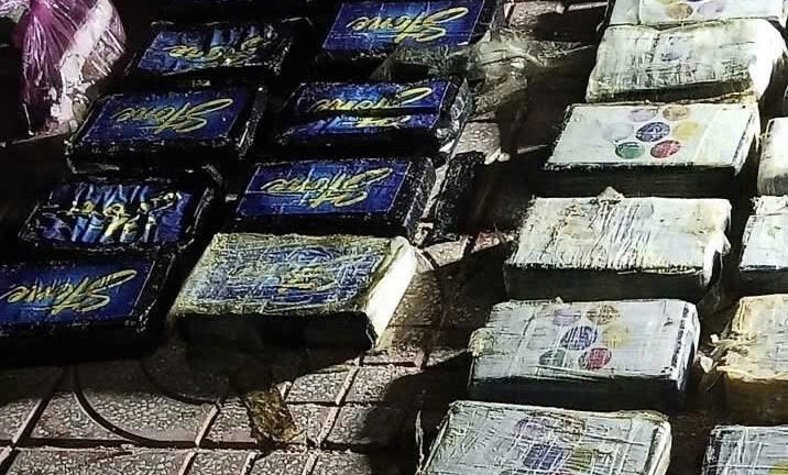 Nhặt ve chai bên bờ biển Lâm Đồng, người đàn ông phát hiện 24 bánh nghi ma túy