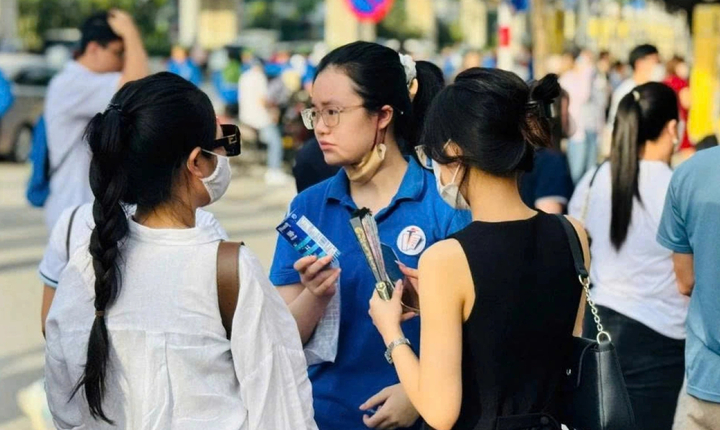 Cấm thu tiền đặt cọc, giữ chỗ lớp 10: Khoảng trống quản lý và bài toán minh bạch