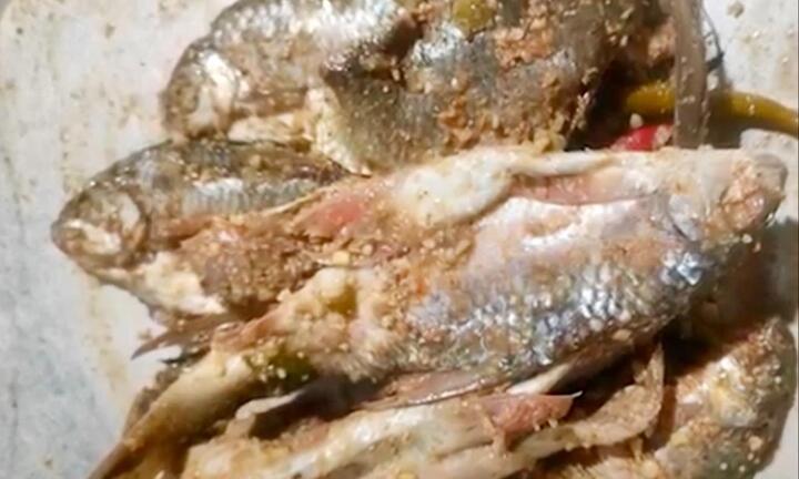 3 học sinh ở Đà Nẵng nghi bị ngộ độc sau khi ăn cá ủ chua