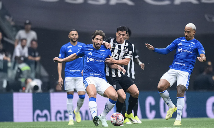 Hỗn chiến kinh hoàng chưa từng có trong bóng đá, 23 cầu thủ nhận thẻ đỏ