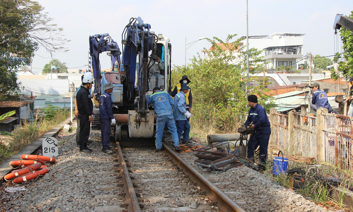 Sà lan đâm cầu ở Đồng Nai gây thiệt hại lớn, đề nghị xem xét khởi tố vụ án