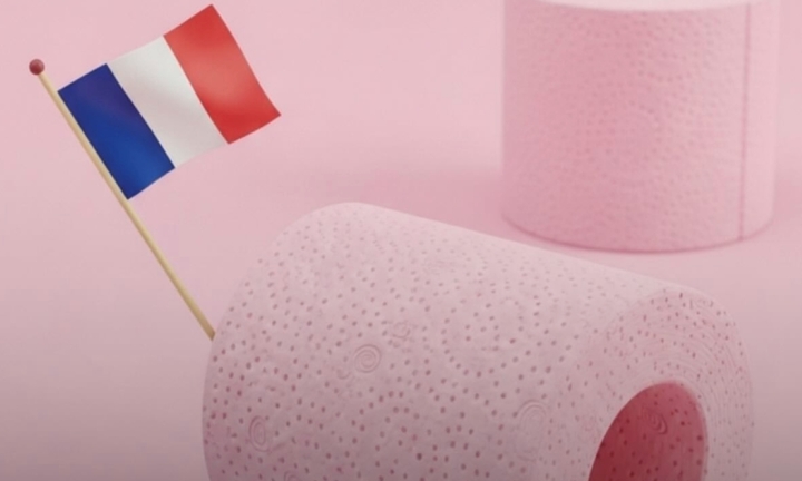 Tại sao giấy vệ sinh ở Pháp lại có màu hồng?