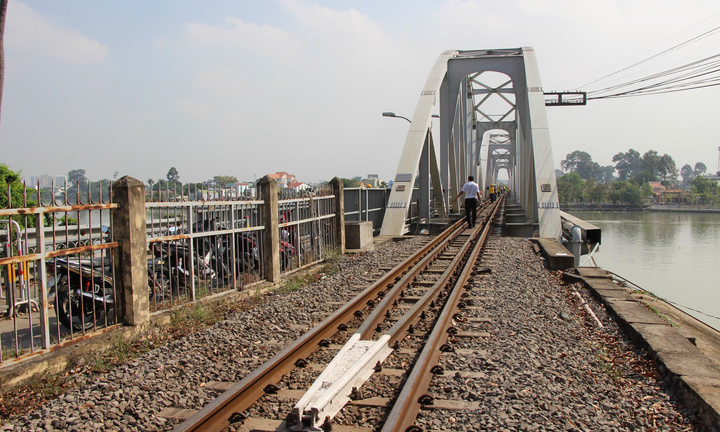 Khởi tố vụ án sà lan đâm cầu Ghềnh ở Đồng Nai