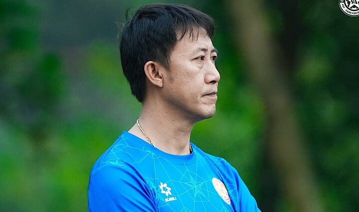 Thêm một huấn luyện viên V.League mất việc