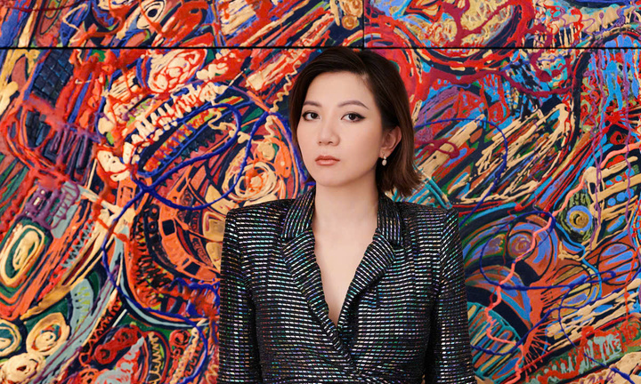 Nữ hoạ sĩ gây chú ý với ba bức tranh sơn mài khổ lớn hiếm thấy