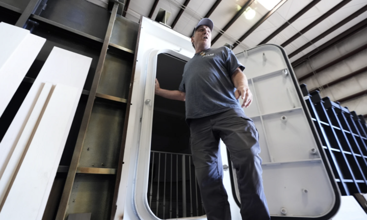 Chiến sự Trung Đông leo thang, doanh nghiệp hầm trú ẩn Mỹ 'cháy hàng'