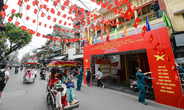 Những điểm bầu cử đặc biệt ở phố cổ Hà Nội